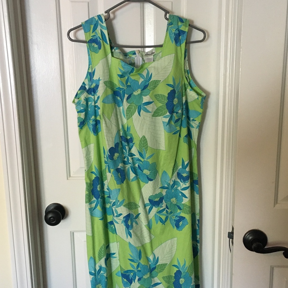 Women's sleeveless sundress